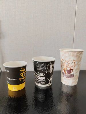 Μεγάλη ταχύτητα 65-85 PCS/min Μηχανή κατασκευής χάρτινων φλιτζανιών για 3-16oz φλιτζάνια καφέ στο Πακιστάν
