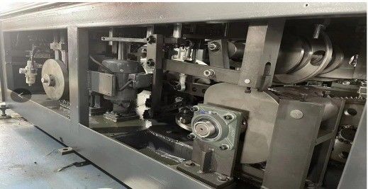 Πλήρως αυτόματη μηχανή 2oz-16Oz για την κατασκευή χαρτιού με υπερηχητική τεχνολογία σε 85pcs/min